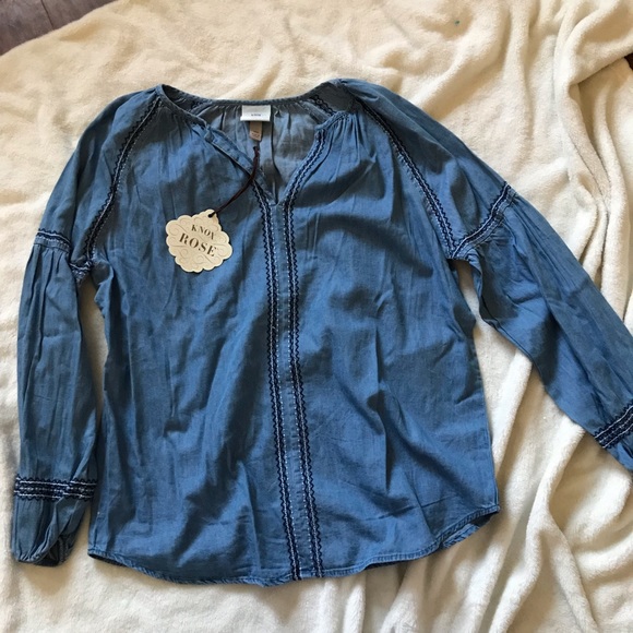 Knox Rose Tops - NWT!! Knox Rose 🌹 Denim top! XS